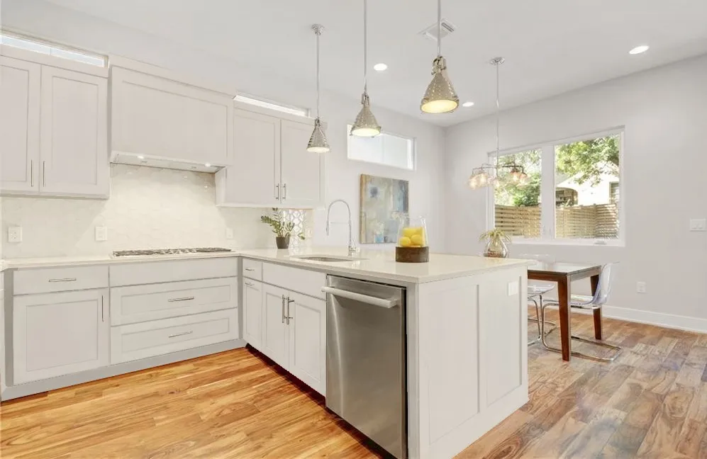 1208 Kinney Avenue Austin, TX 78704
