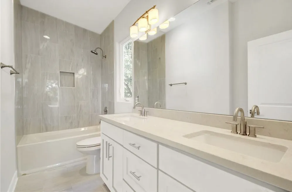 1208 Kinney Avenue Austin, TX 78704