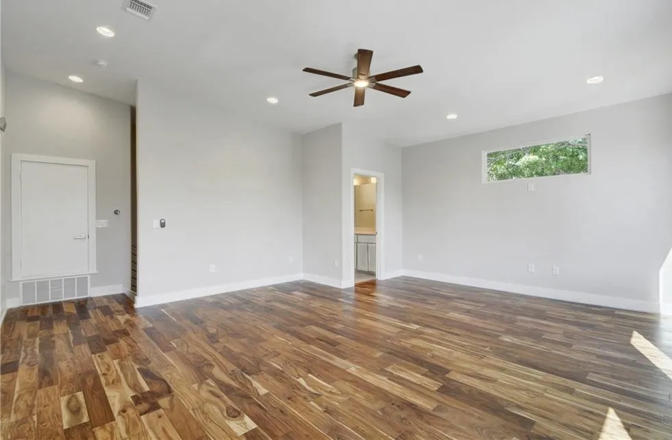 1208 Kinney Avenue Austin, TX 78704