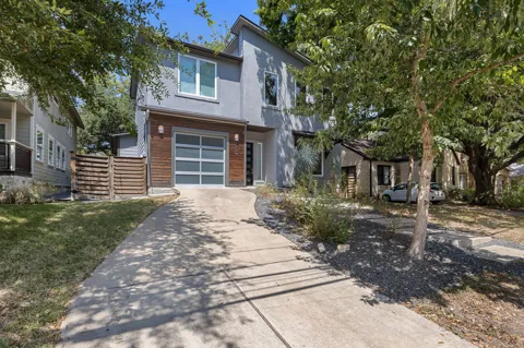 1208 Kinney Avenue