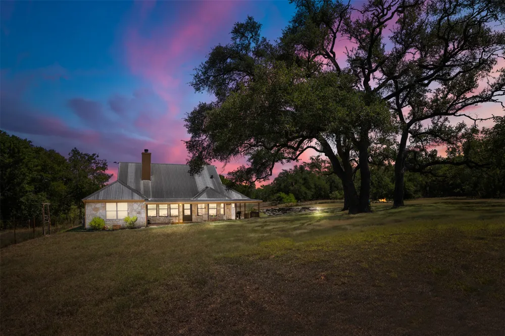 10621 Fm 150 W Driftwood, TX 78619