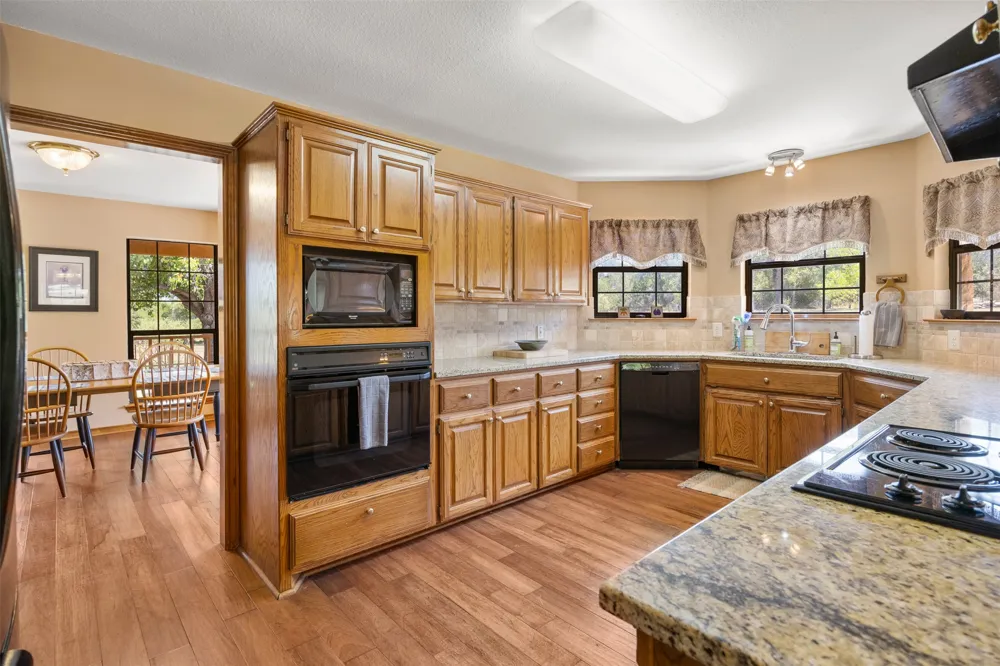 10621 Fm 150 W Driftwood, TX 78619