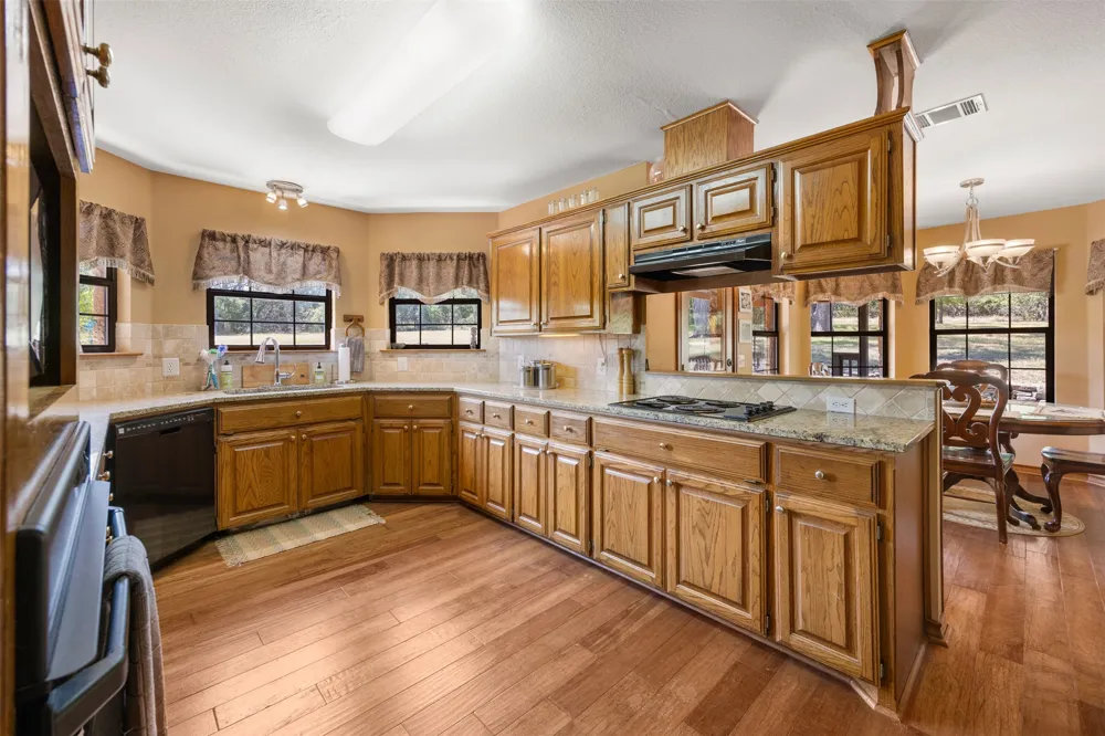 10621 Fm 150 W Driftwood, TX 78619