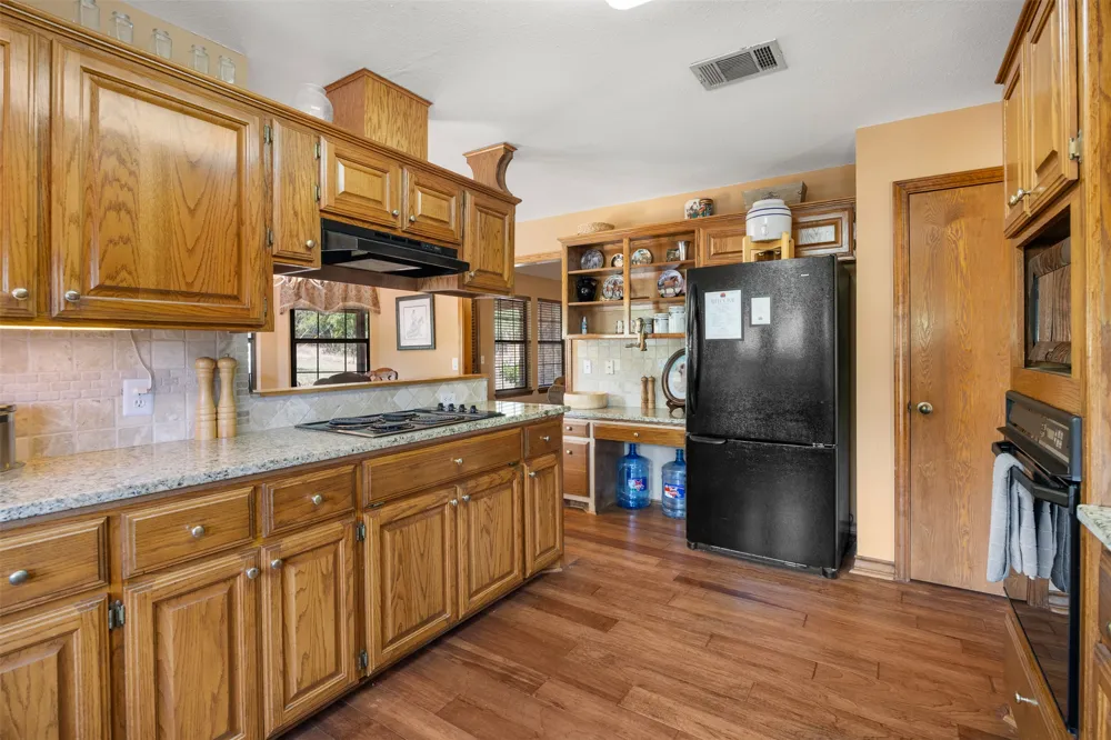 10621 Fm 150 W Driftwood, TX 78619