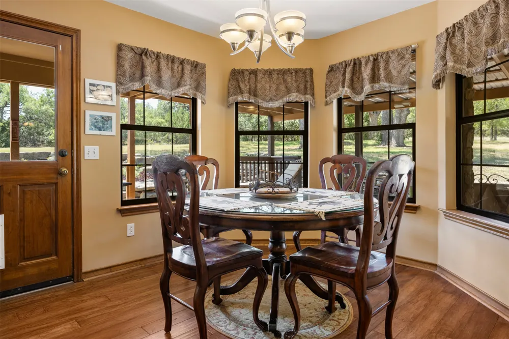 10621 Fm 150 W Driftwood, TX 78619