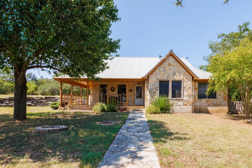 10621 Fm 150 W Driftwood, TX 78619
