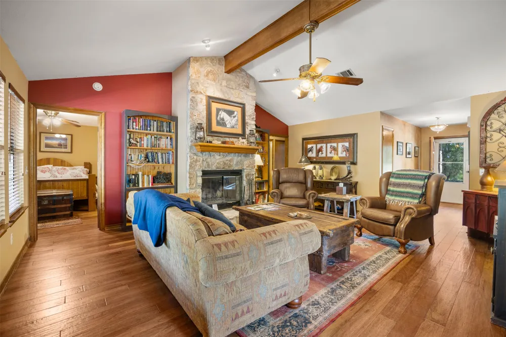 10621 Fm 150 W Driftwood, TX 78619