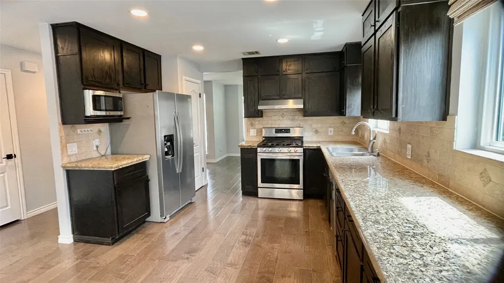 2605 Oakwood Glen Drive Cedar Park, TX 78613