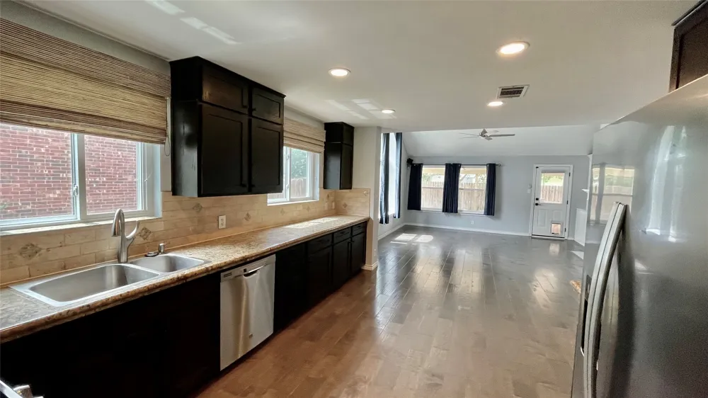 2605 Oakwood Glen Drive Cedar Park, TX 78613