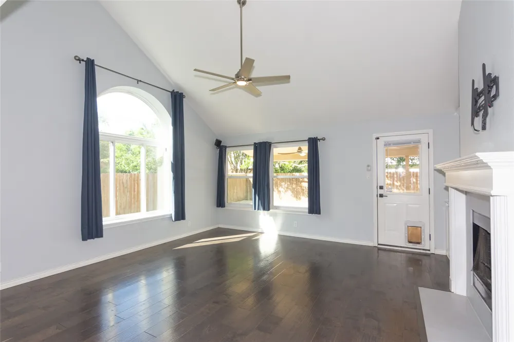 2605 Oakwood Glen Drive Cedar Park, TX 78613