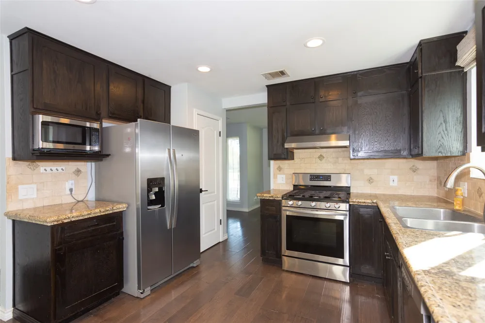 2605 Oakwood Glen Drive Cedar Park, TX 78613
