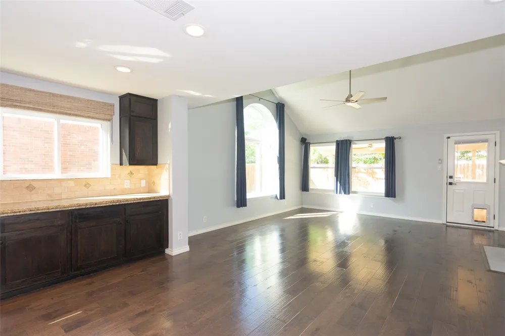 2605 Oakwood Glen Drive Cedar Park, TX 78613