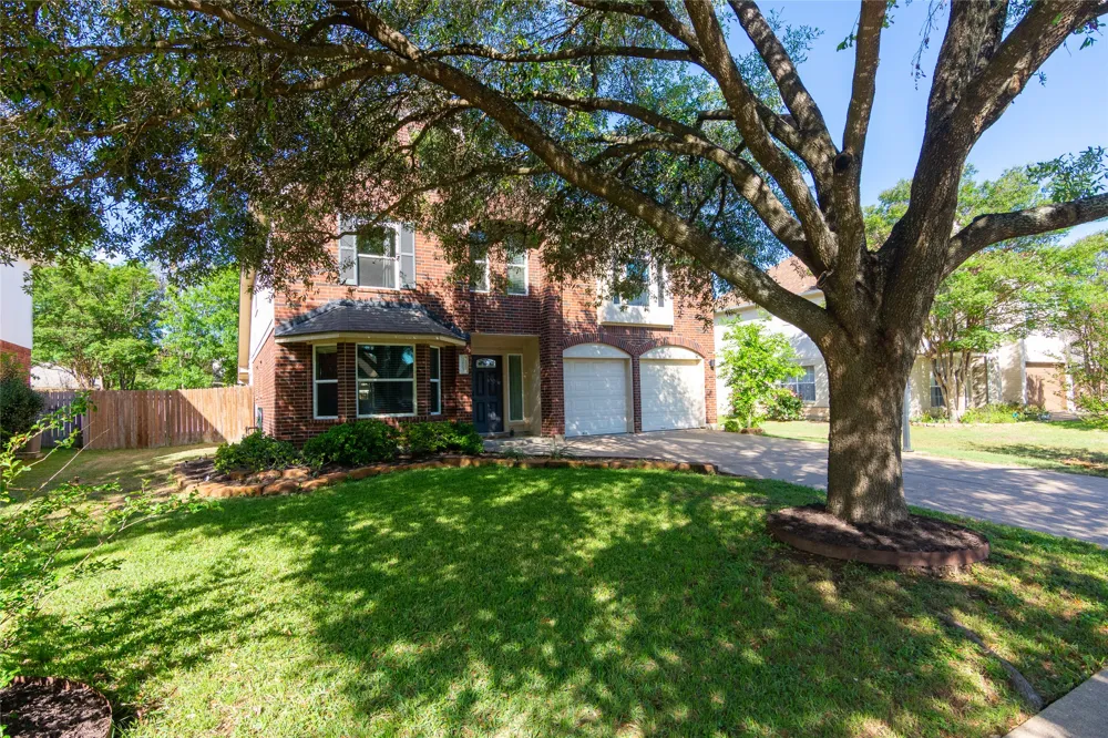 2605 Oakwood Glen Drive Cedar Park, TX 78613