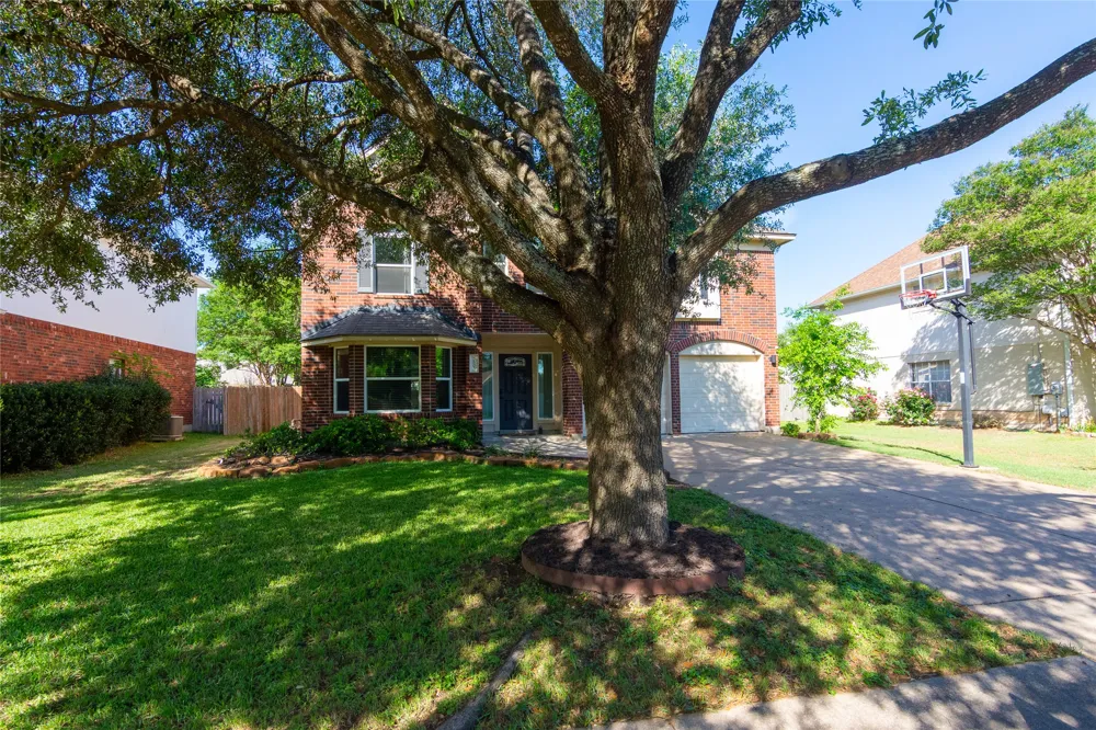 2605 Oakwood Glen Drive Cedar Park, TX 78613
