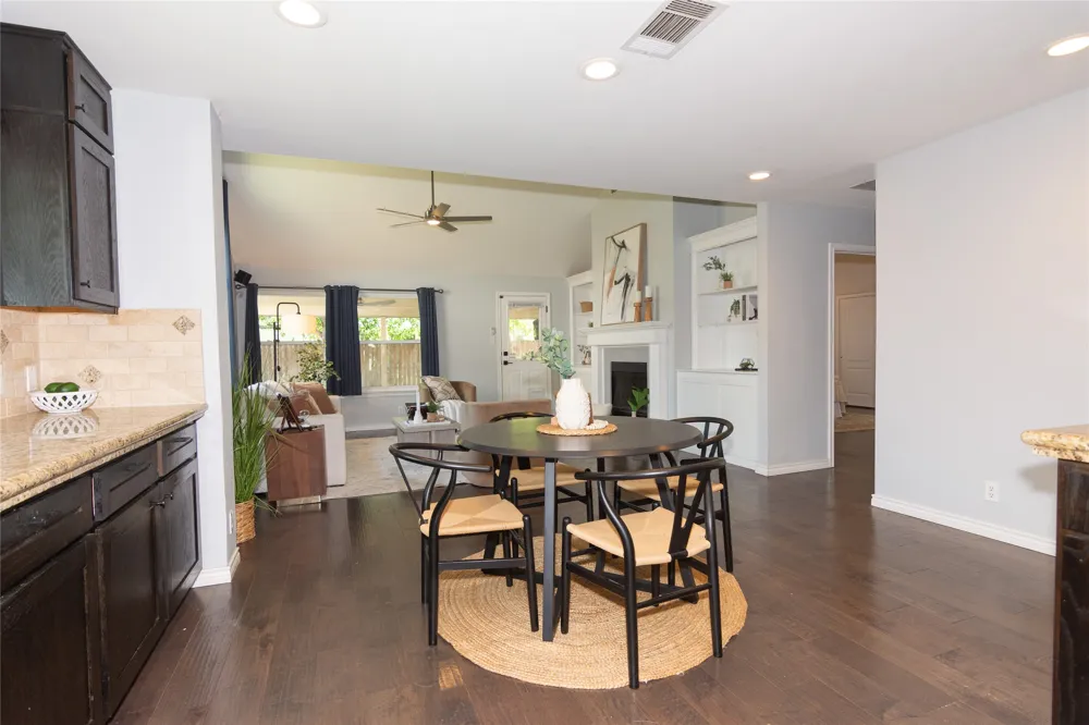 2605 Oakwood Glen Drive Cedar Park, TX 78613