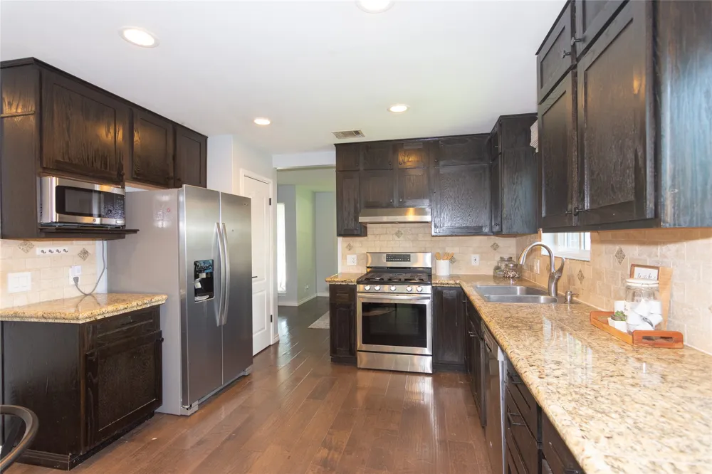 2605 Oakwood Glen Drive Cedar Park, TX 78613