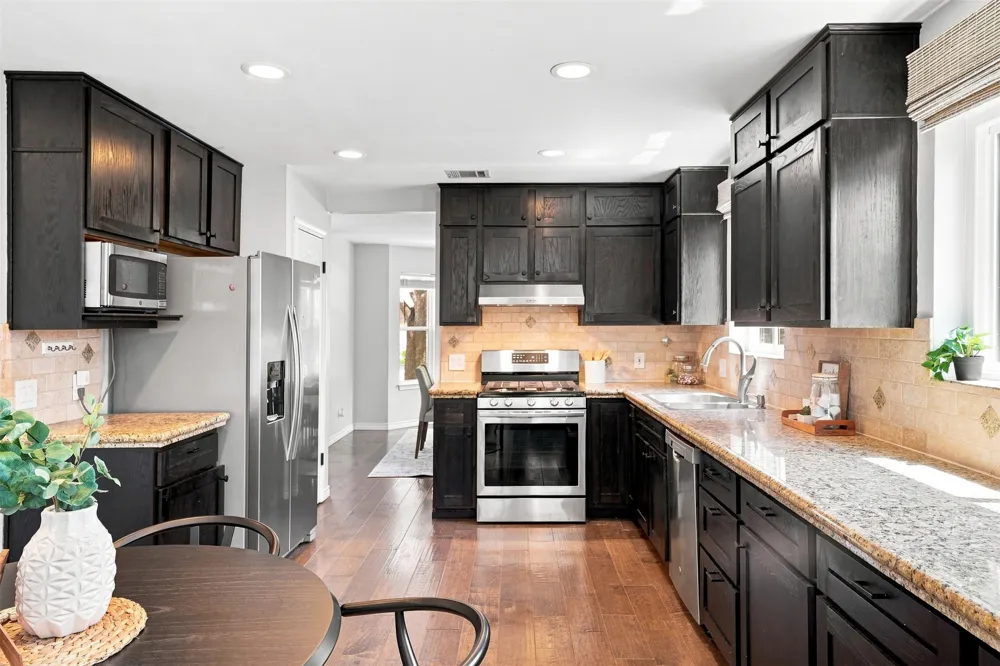 2605 Oakwood Glen Drive Cedar Park, TX 78613