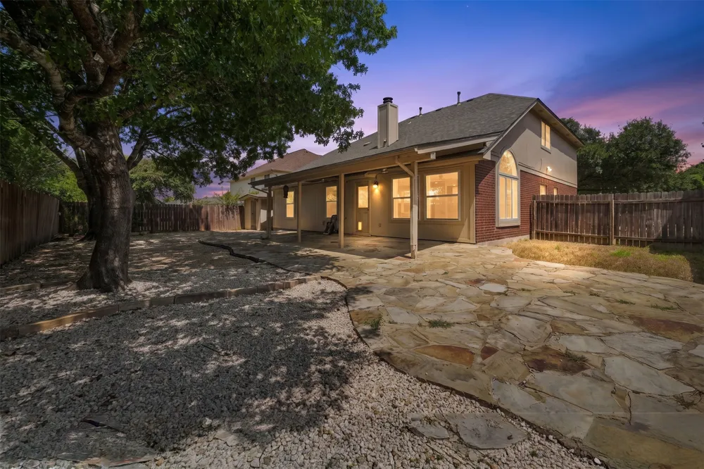 2605 Oakwood Glen Drive Cedar Park, TX 78613