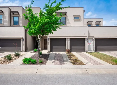 8200 Southwest Parkway #321