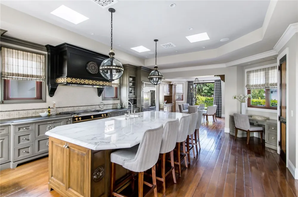 500 Poinsettia Avenue Manhattan Beach, CA 90266