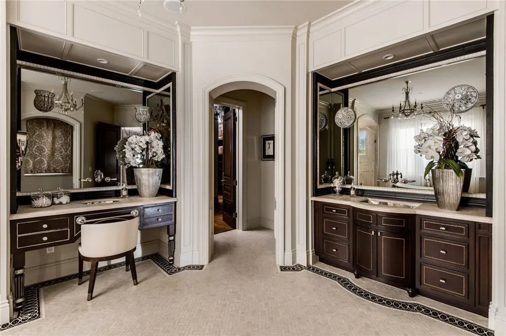 500 Poinsettia Avenue Manhattan Beach, CA 90266