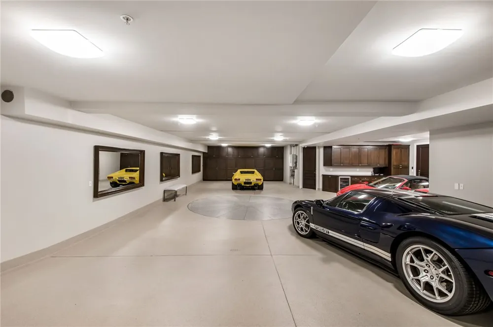 500 Poinsettia Avenue Manhattan Beach, CA 90266