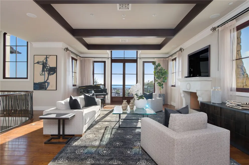 500 Poinsettia Avenue Manhattan Beach, CA 90266