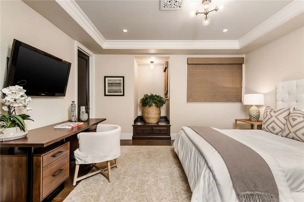 500 Poinsettia Avenue Manhattan Beach, CA 90266