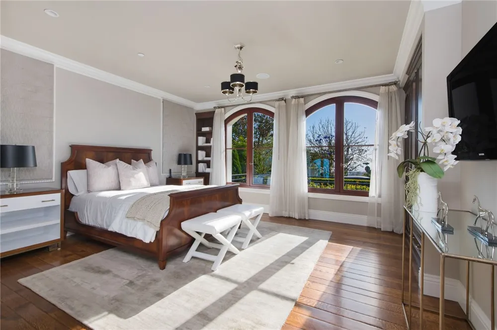 500 Poinsettia Avenue Manhattan Beach, CA 90266