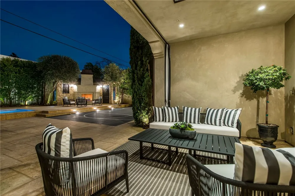 500 Poinsettia Avenue Manhattan Beach, CA 90266