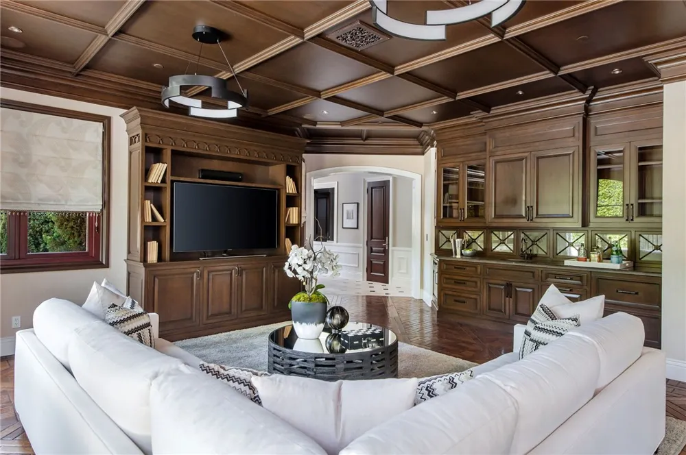 500 Poinsettia Avenue Manhattan Beach, CA 90266