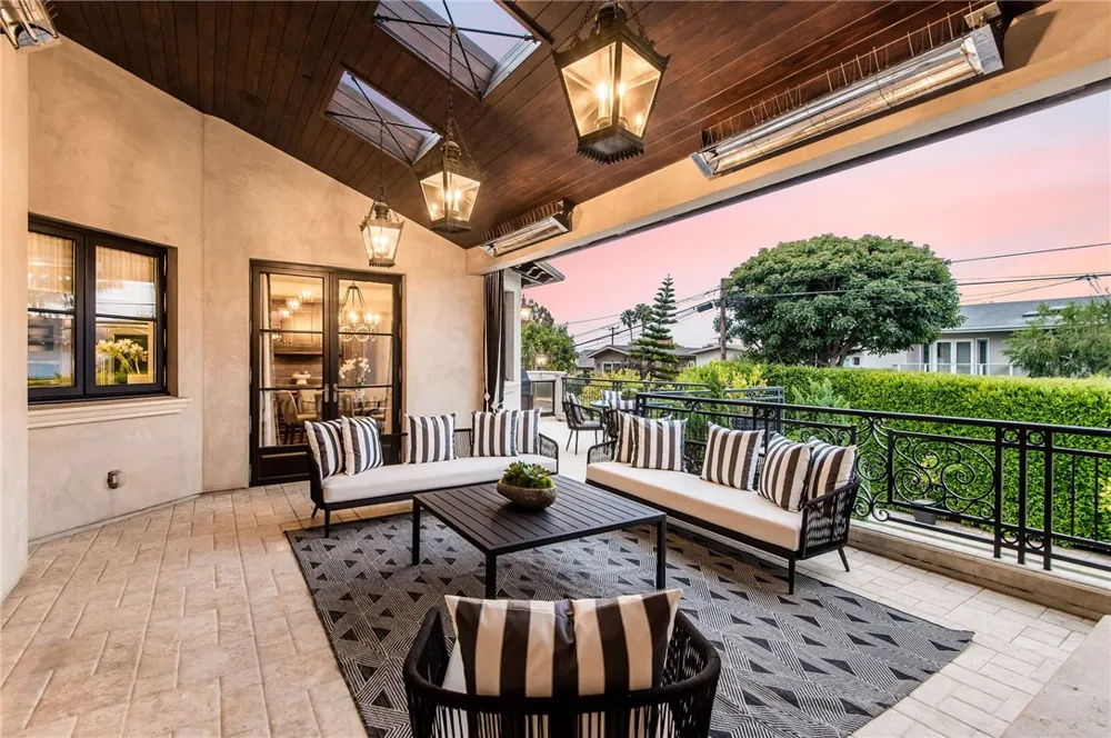 500 Poinsettia Avenue Manhattan Beach, CA 90266