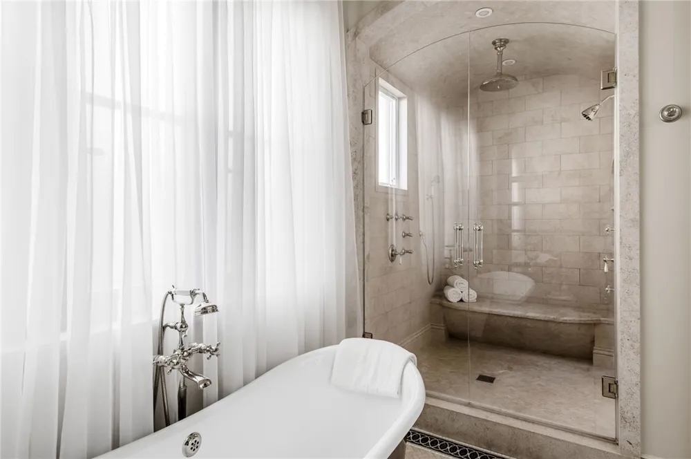 500 Poinsettia Avenue Manhattan Beach, CA 90266