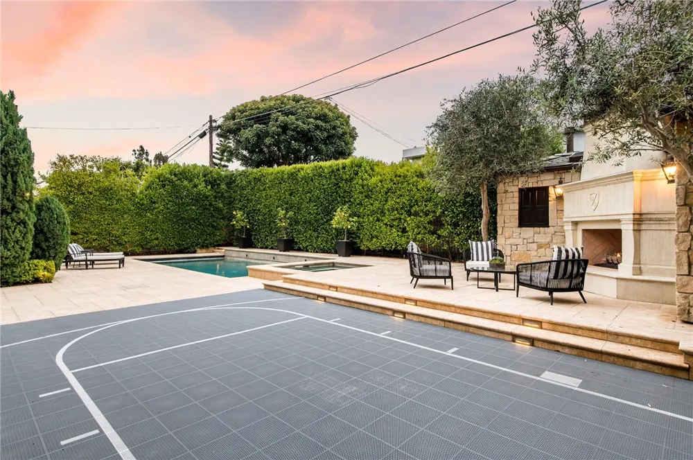 500 Poinsettia Avenue Manhattan Beach, CA 90266