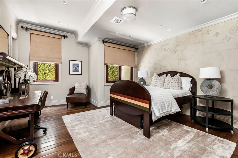 500 Poinsettia Avenue Manhattan Beach, CA 90266