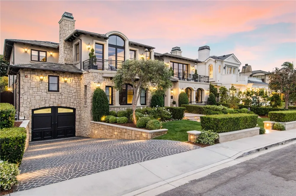500 Poinsettia Avenue Manhattan Beach, CA 90266