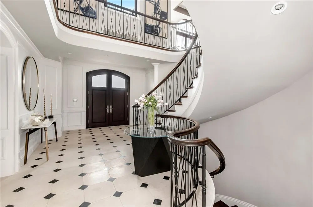 500 Poinsettia Avenue Manhattan Beach, CA 90266