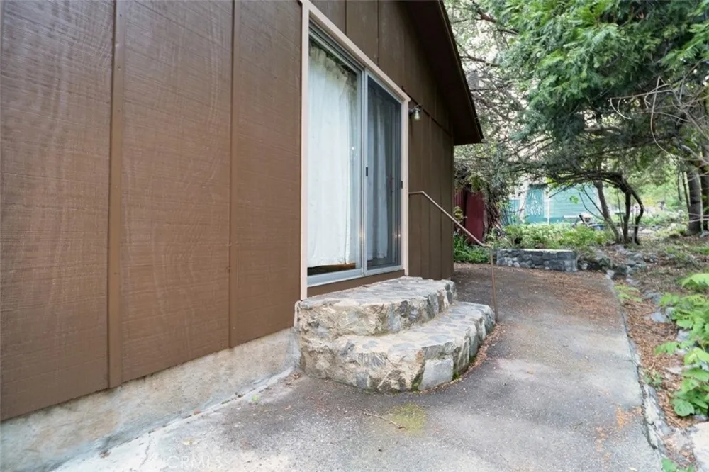 13992 Irving Lane Lytle Creek, CA 92358