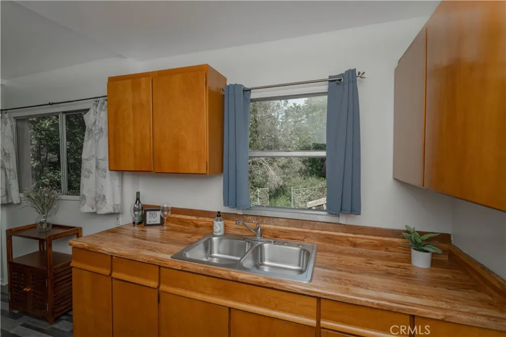 13992 Irving Lane Lytle Creek, CA 92358