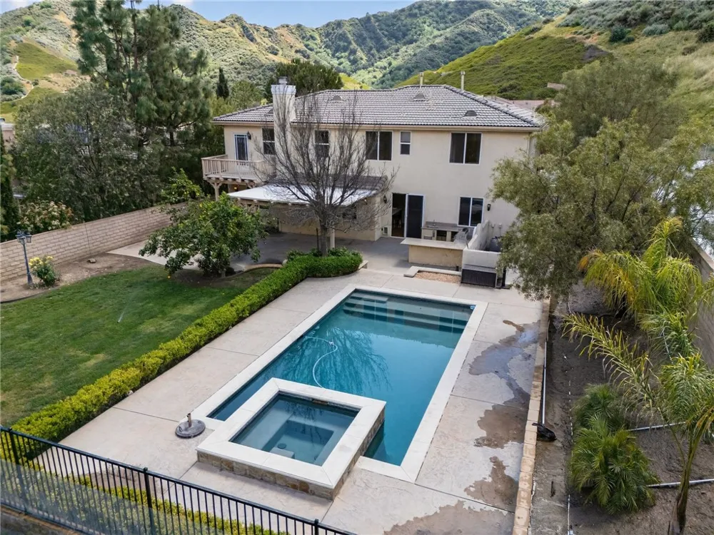 25941 Verandah Court Stevenson Ranch, CA 91381