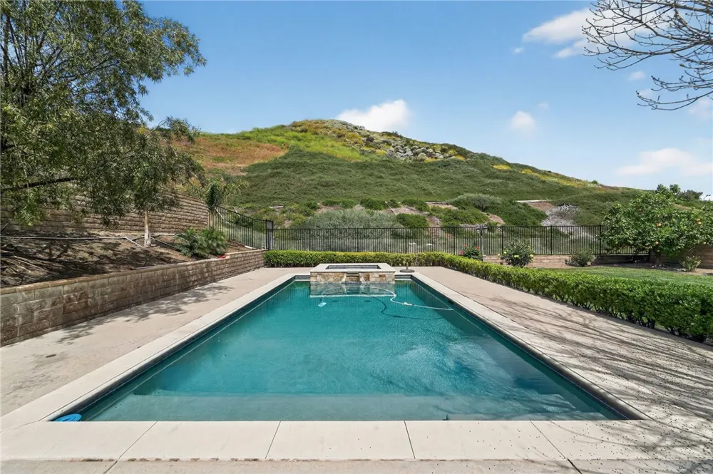 25941 Verandah Court Stevenson Ranch, CA 91381