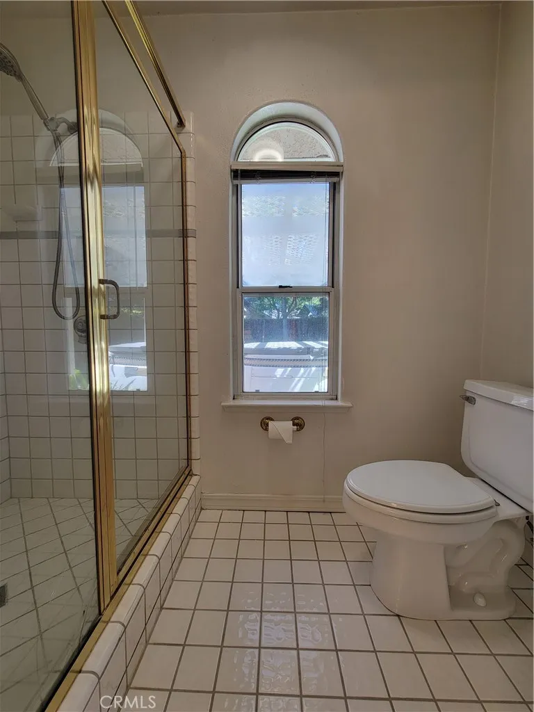 819 E Woodhaven Fresno, CA 93720