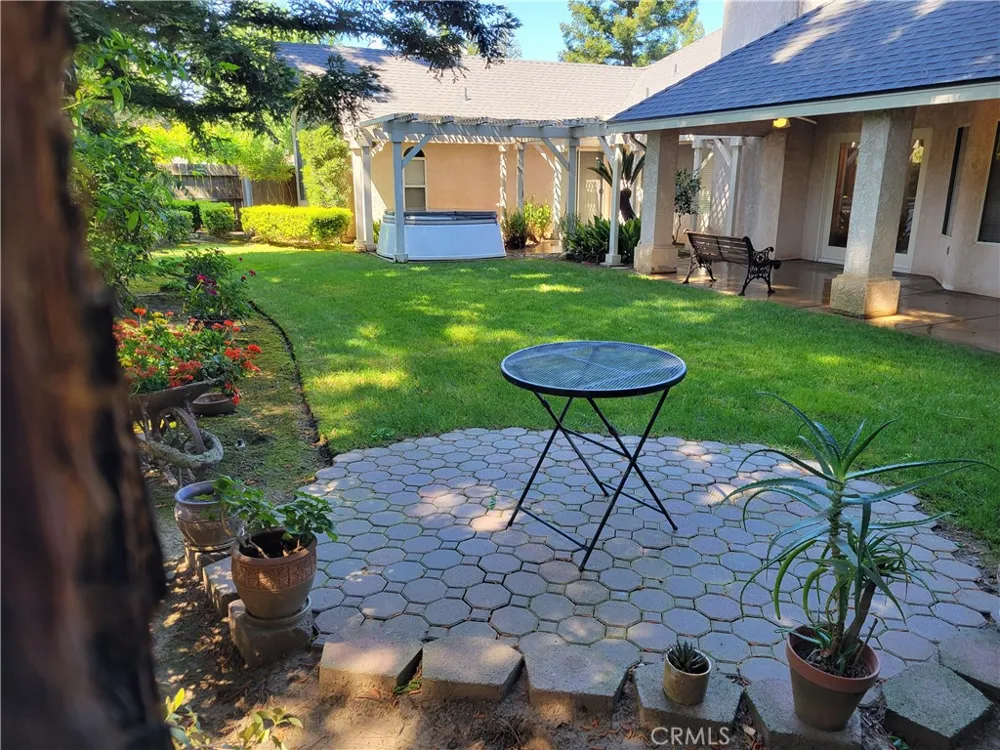 819 E Woodhaven Fresno, CA 93720