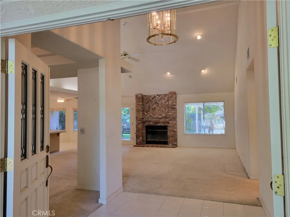 819 E Woodhaven Fresno, CA 93720