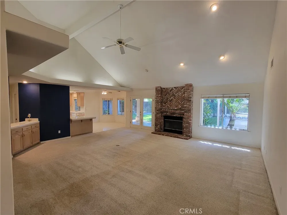 819 E Woodhaven Fresno, CA 93720