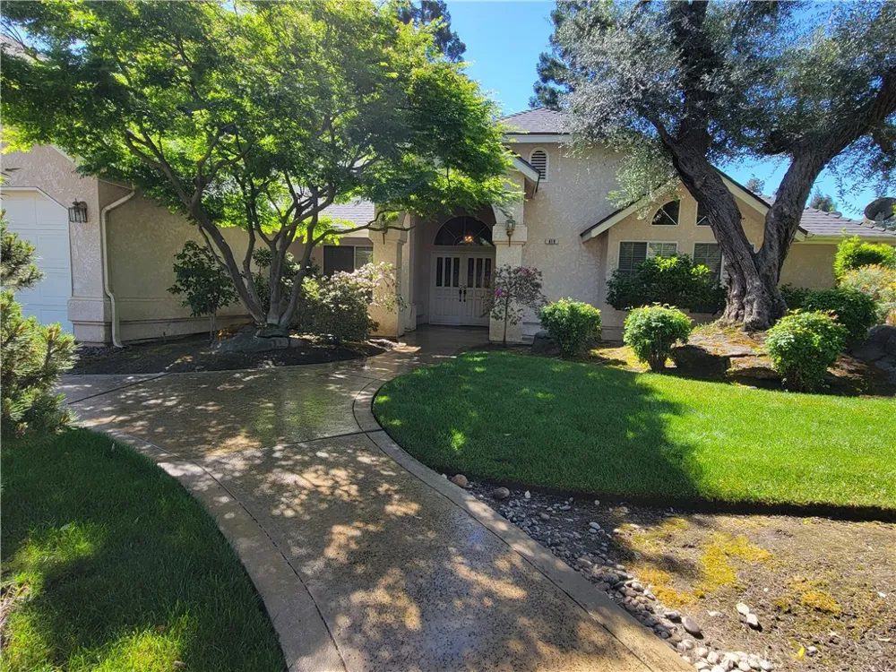 819 E Woodhaven Fresno, CA 93720