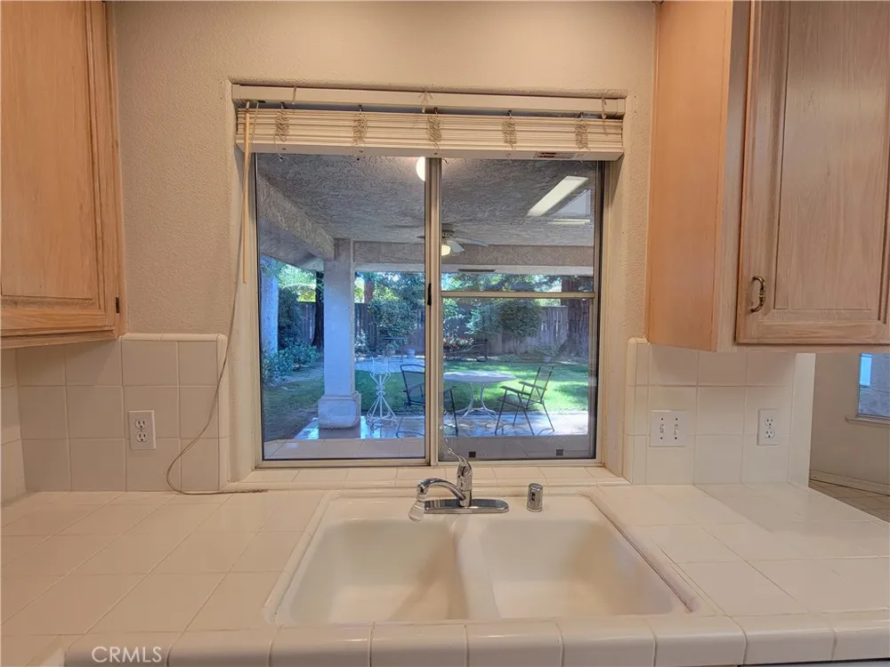 819 E Woodhaven Fresno, CA 93720