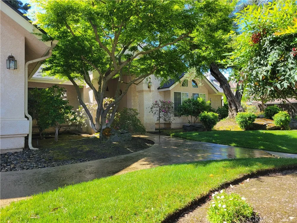 819 E Woodhaven Fresno, CA 93720