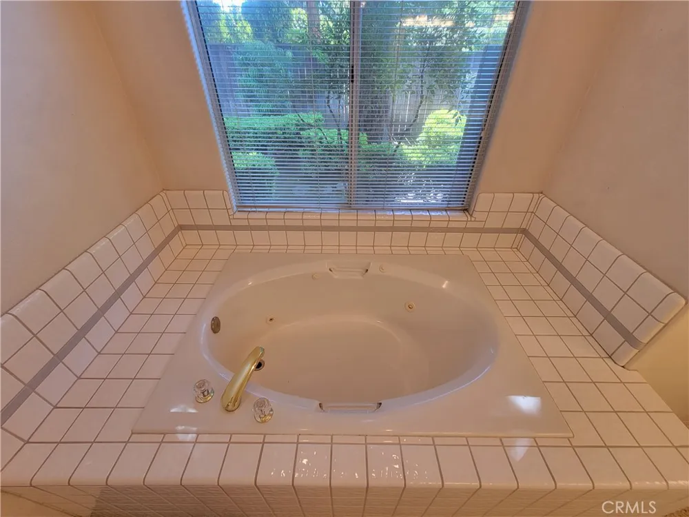 819 E Woodhaven Fresno, CA 93720