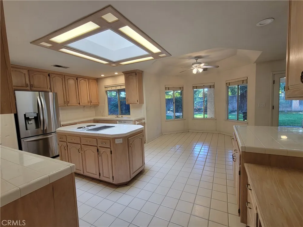819 E Woodhaven Fresno, CA 93720